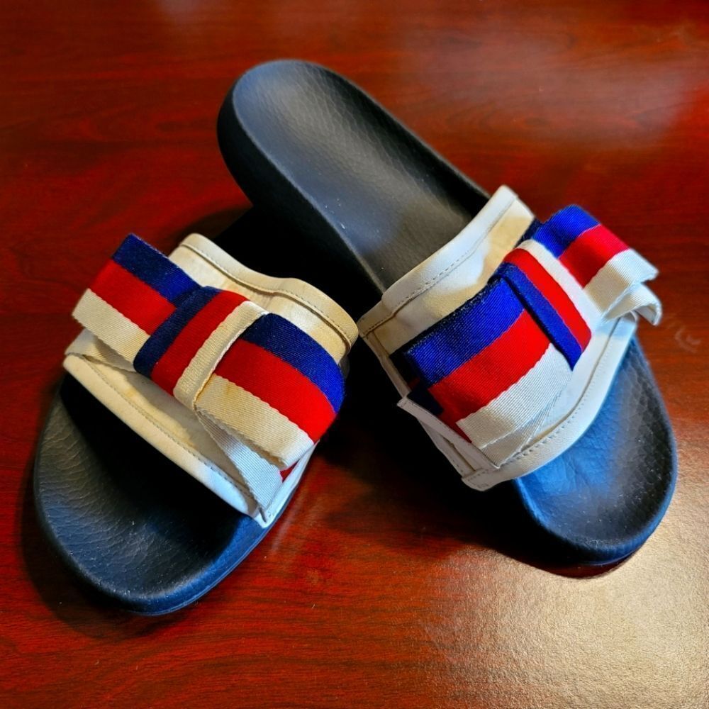 🔥 Authentic Gucci Bow Slides | Web Stripe | Women’s 7–7.5 (Fits Small) 🔥